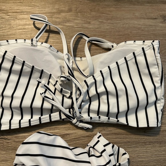 Bikini set - Picture 3 of 4